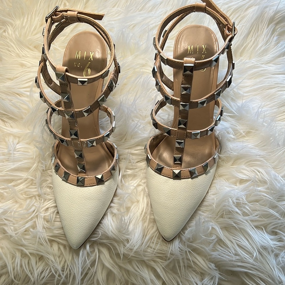 Mix No. 6 Liraven Pump White